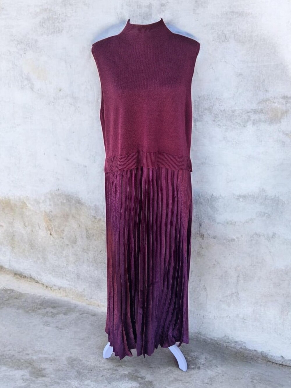 Max Studio Sleeveless Pleated Mock Neck Midi Dress - Burgundy L
